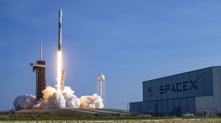 SpaceX launches 60 High-speed Internet satellites
